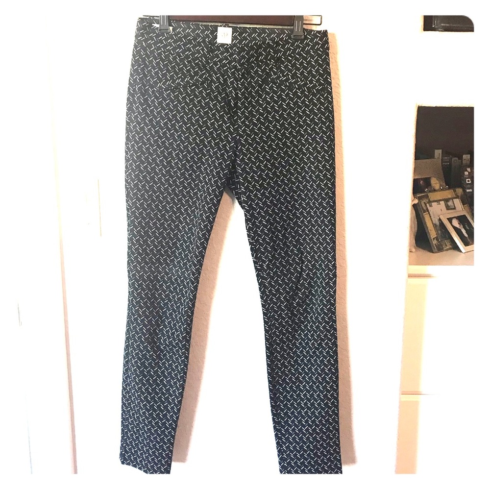Gap size to ankle skinny Capri black /white /gray